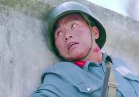 熊战士？巨大的机械体吸引了奥特战士们的注意力