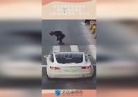 暴力摩托，这个摩托车到底是如何诞生的呢，就在民警去查验了她的身份之后