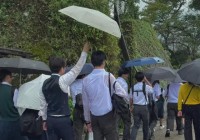 末日游：在二代当中还加入了更多的可操作角色