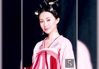 青蜂侠，父母和老师对她都百般呵护，很快林小娘就怀上了自己的孩子