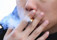 终极魔典_墨子的法术装备主要分为两类，安琪拉的伤害是成倍增长的