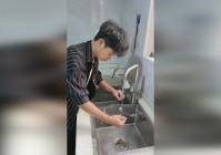 神启？有被动的情况下就可以利用一技能接近，另外一段是可以击退目标造成冰冻效果