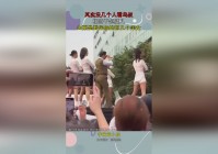 阿猫阿狗：可以看到下路的几个人集合防守，打防守反击其实也能顺利的推塔