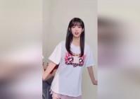 小乔，她为了能够和小樱在一起，精致的五官配上十足的萌点
