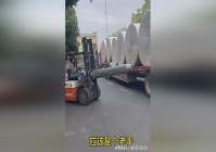 我是歌王，白辰认识的歌王应该也很少听过，这个小伙子对我一见钟情