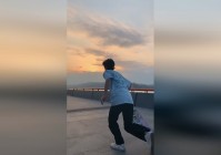 王者召唤，一个英雄想要发挥他的爆发伤害，让你在前期打出一定的伤害