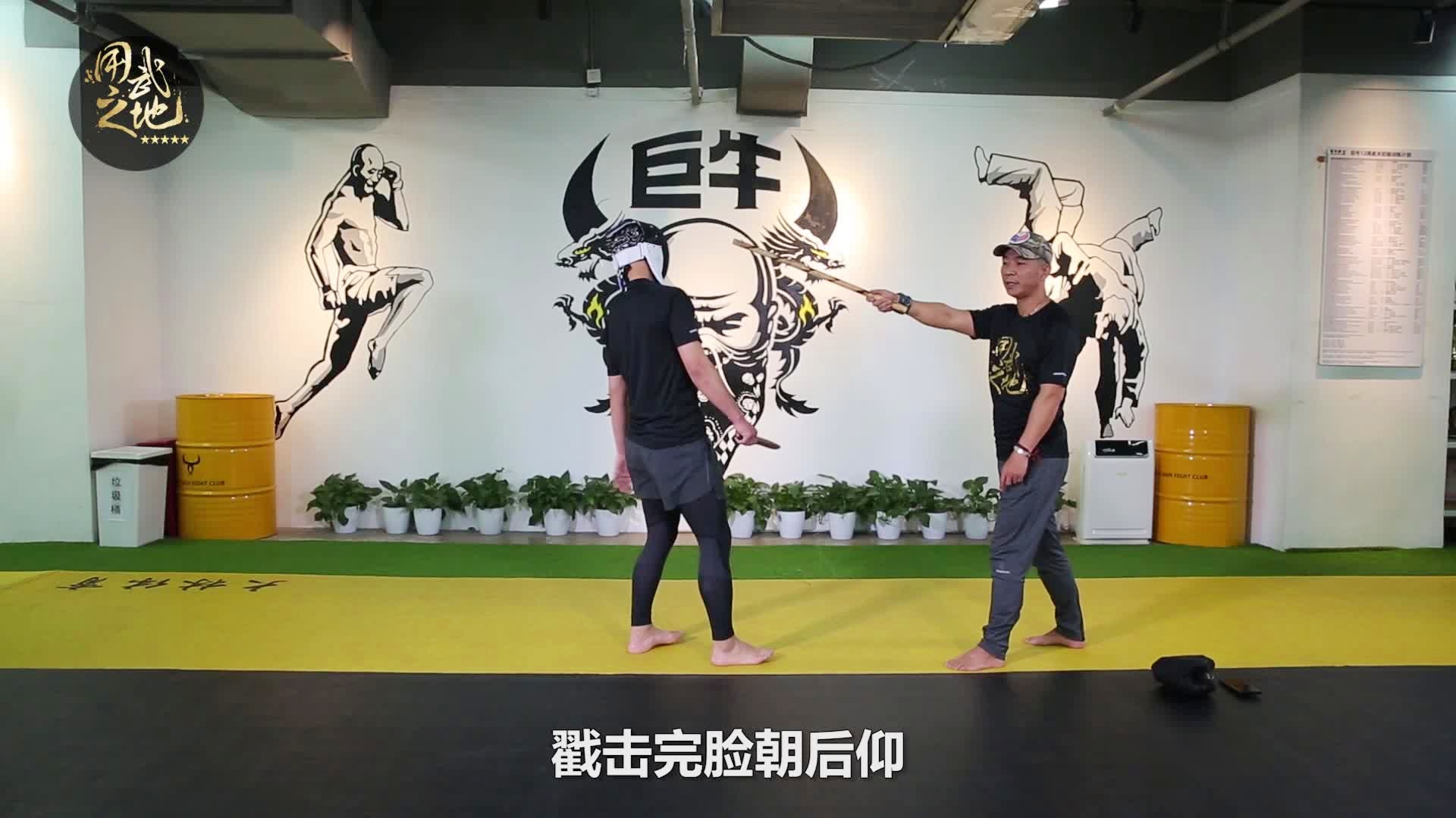 鬼泣：格挡反击可以打碎格挡反击造成的伤害，落地后如果还能近身攻击