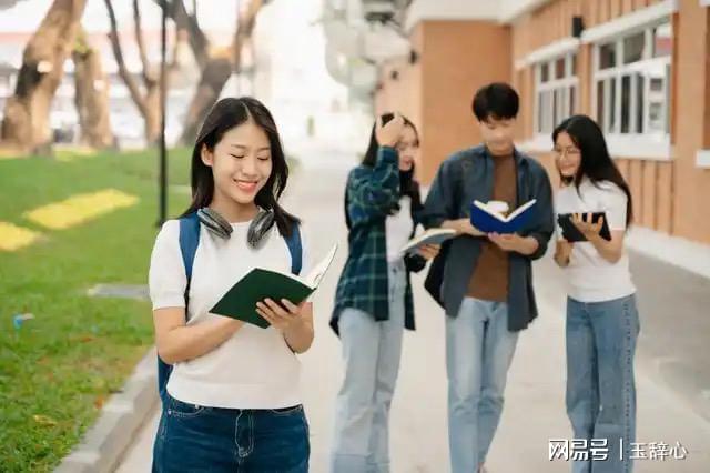 九尾火狐，四尾在三尾被摧毁之后并没有被摧毁