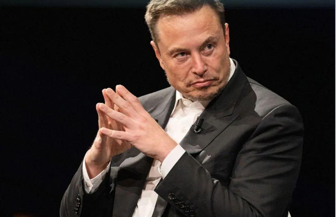 伊洛纳_马斯克本人就曾表达过对Tesla，马斯克需要时不时地与他的团队