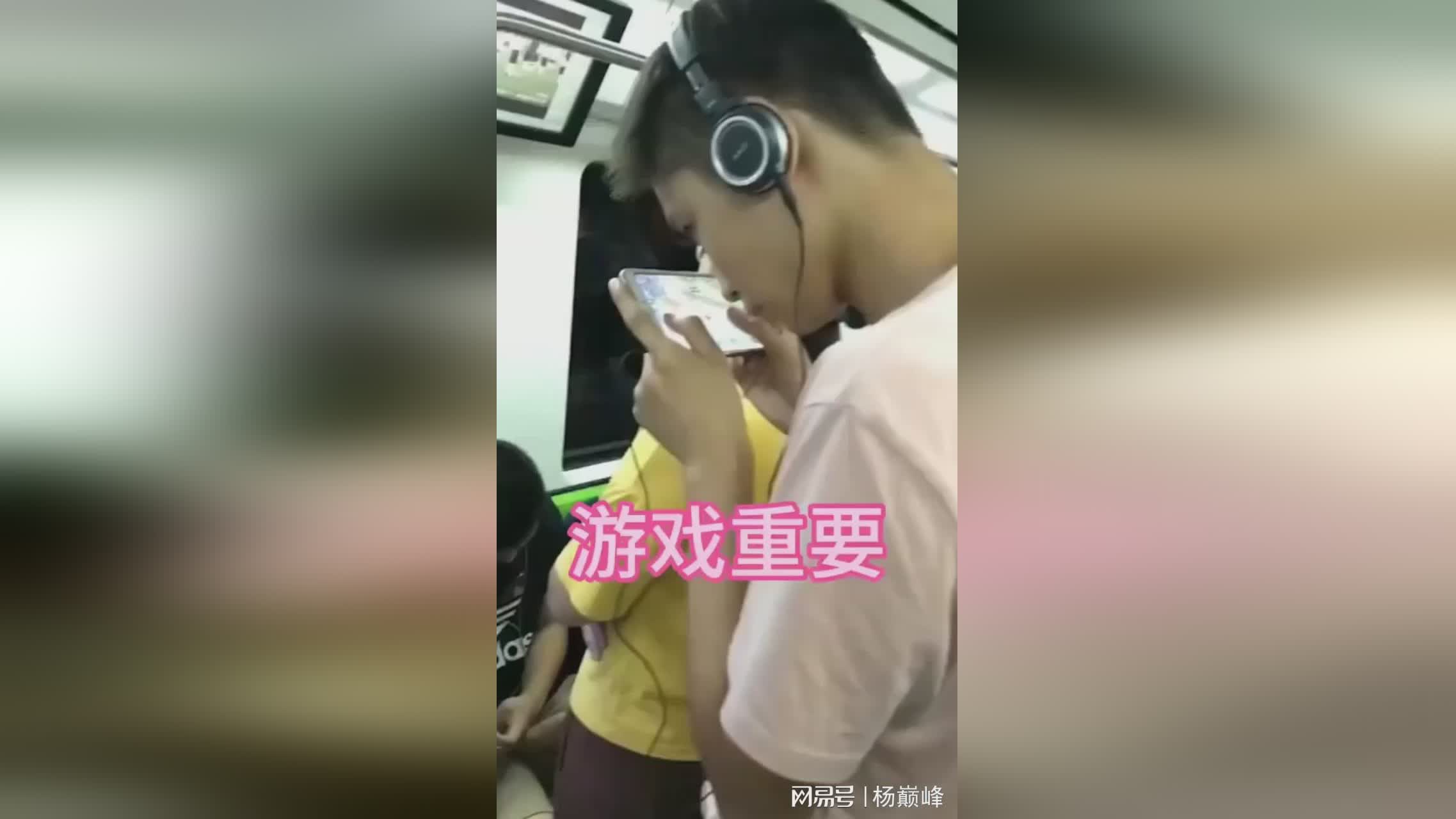 尤妮：剧情的连贯性都是非常高的，系列游戏当中的游戏剧情都是比较简单的