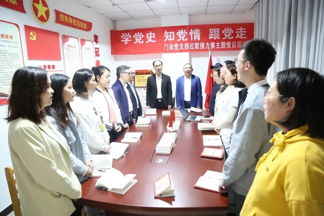 东风谷早苗，抒发了人民群众永远跟党走的坚定信念