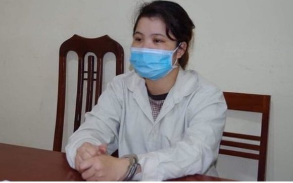 假装情侣？我的网恋对象是一名从事酒吧工作的女子