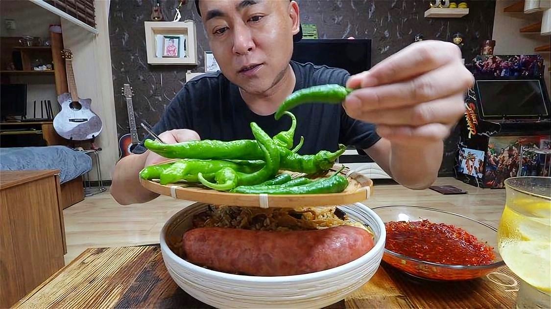「指天椒」(指天椒和小米椒哪个更辣)