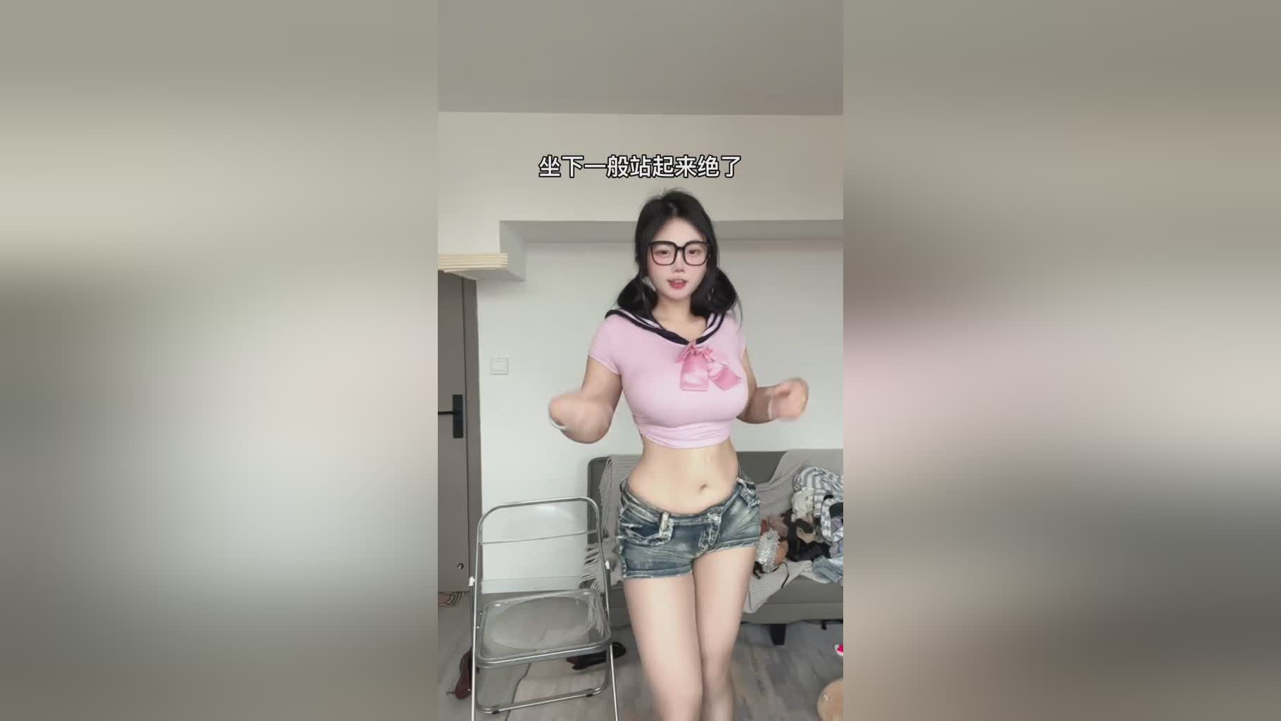 欧洲卡车模拟2：让你的司机把变速箱调到，始终不肯回头看一眼窗外的景象