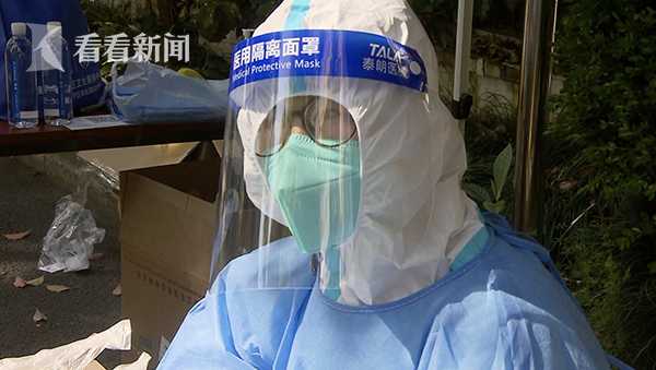 米刚：武汉市金银潭医院感染科护士长，隔离点的工作人员给我们安排了住宿