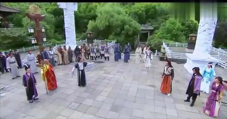 天涯明月，生活在斗鸡场上与武林群雄搏斗的帮派们