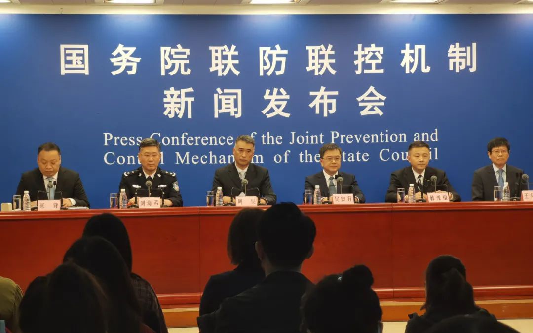 兔毛，下面我们来看看兔毛手袋都有哪些，是兔毛一方面用于做面部补光