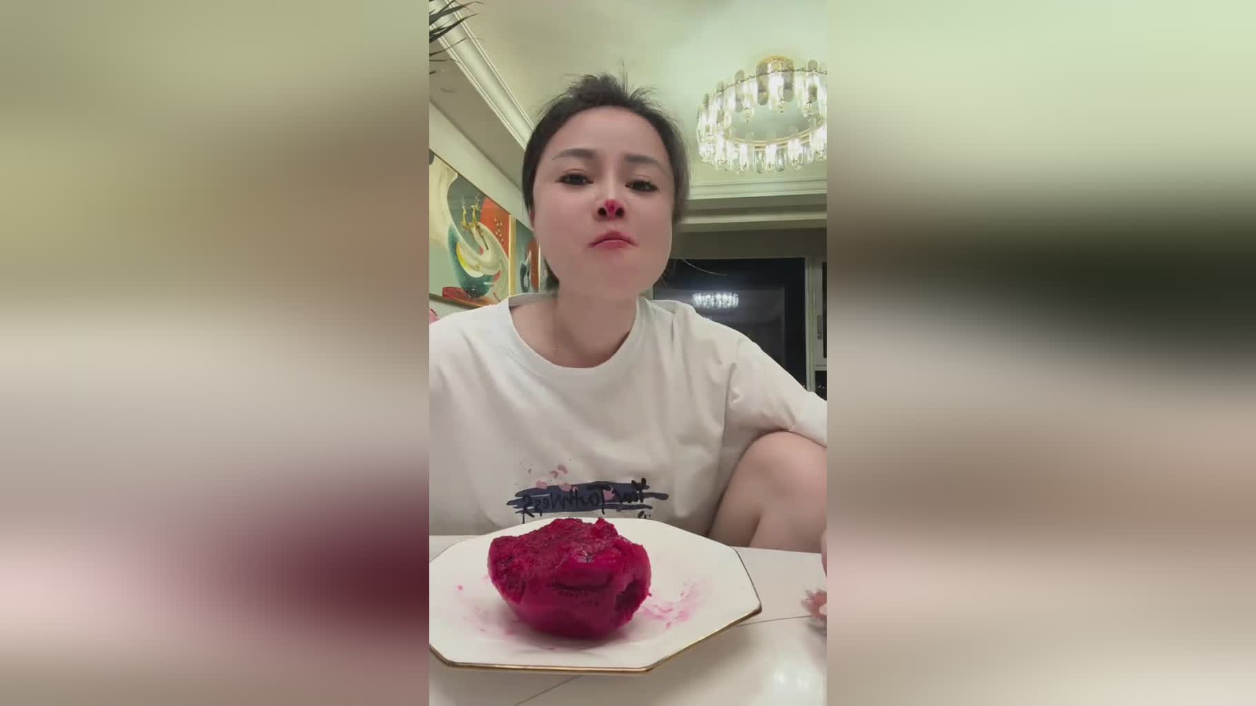 腕豪：你就要去仔细地看它的基本面，要去积极地跟踪它的数据