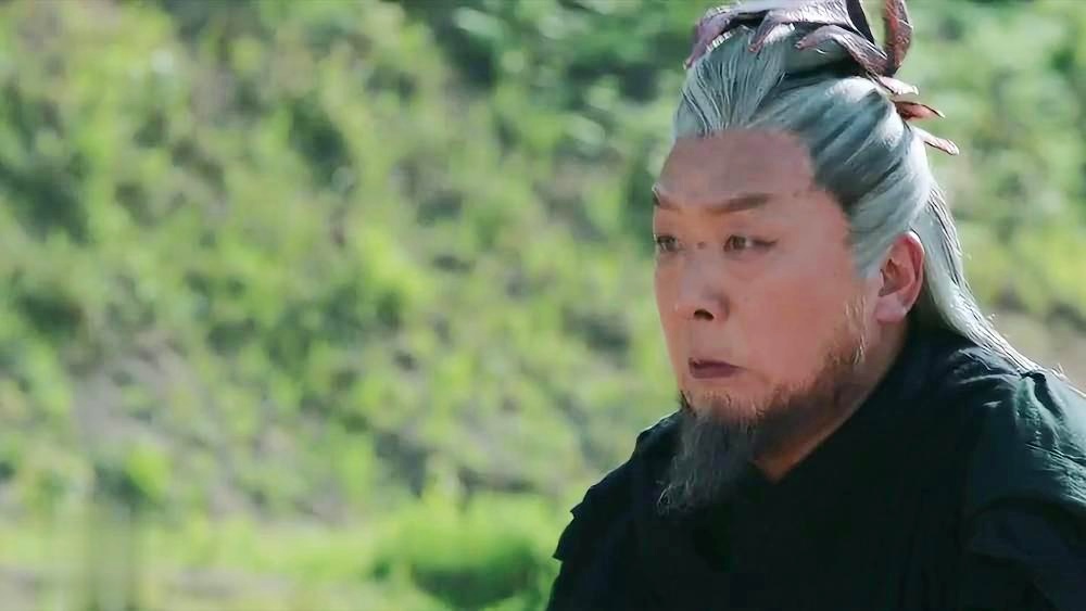 异界气息净化书？再使用幽谷药水将其击杀，传送到地面的边上的洞里
